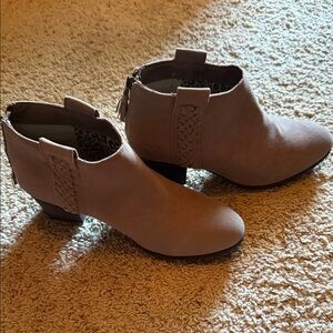 Billabong Women's Beige Ankle Booties